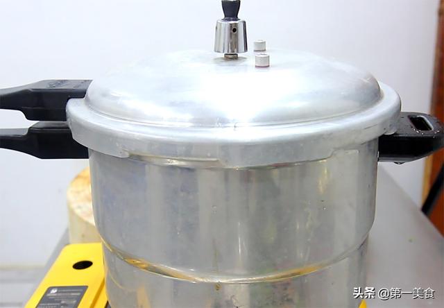 牛腩炖土豆做法最正宗的做法(牛腩炖土豆很多人都做错了)(8)