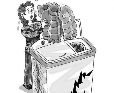 羽绒服放到洗衣机里洗成坨了怎么办,羽绒服可以放在洗衣机里洗完后,里面的棉花
