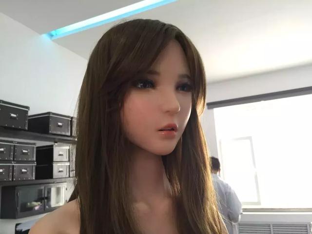 男子网购神秘娃娃(花几万块买硅胶娃娃)(5)