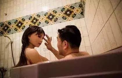 男子网购神秘娃娃(花几万块买硅胶娃娃)(8)