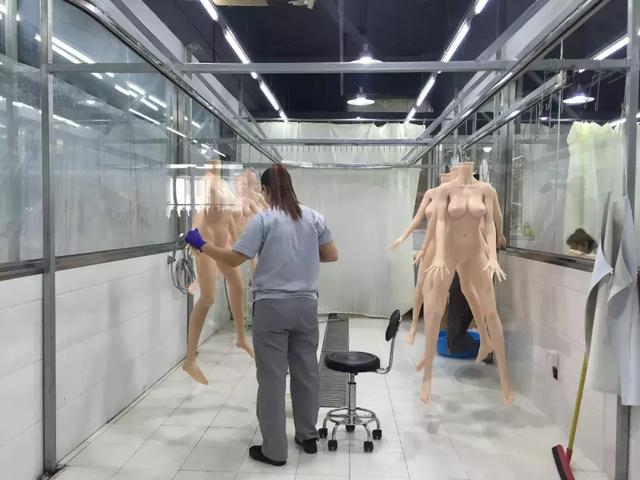 男子网购神秘娃娃(花几万块买硅胶娃娃)(3)