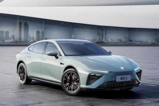 推荐5款口碑最好的新能源车型（两款20万级别高端新能源轿车）(1)