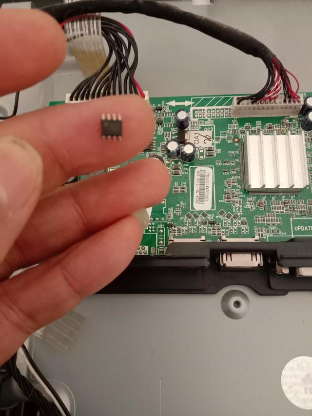 创维电视50e550e开机红灯闪烁（创维液晶电视32E500绿灯亮黑屏无声）(2)