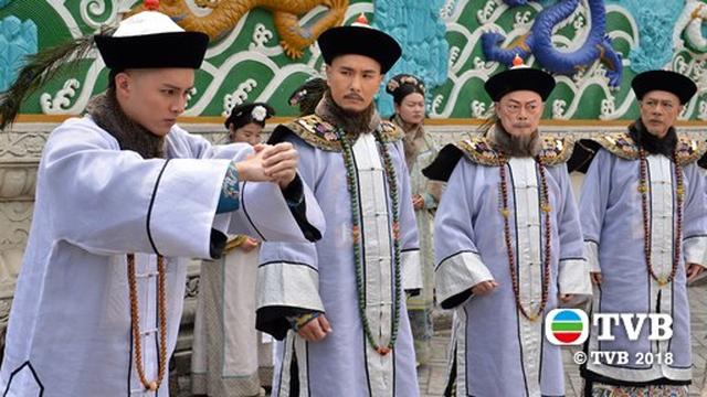 罗乐林演坏人的电视剧古代（69岁罗乐林穿越古今出现四部TVB剧）(7)