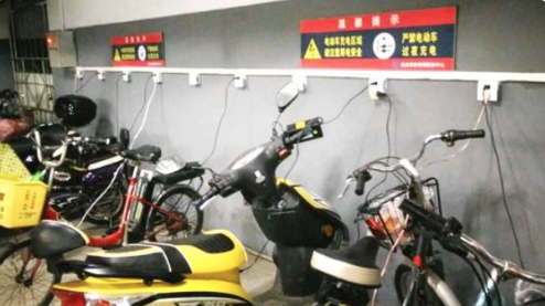 电动车电池充电时间,电动车电瓶一般充几个小时能充满图1