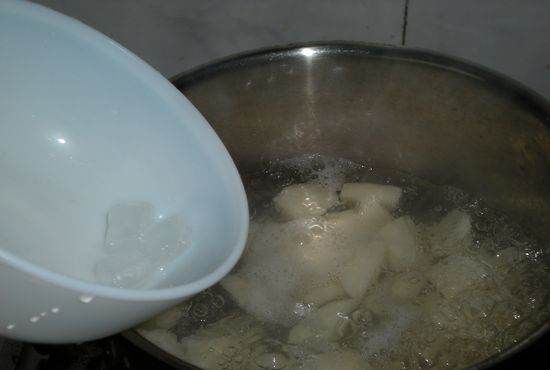 百合可以和梨一起煮,百合能和梨冰糖一起炖吗图14