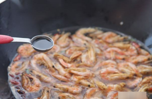 干对虾怎么做好吃又简单,对虾虾干怎么做好吃又简单视频图4