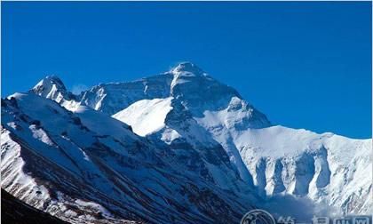 珠穆朗玛峰在哪里哪个城市