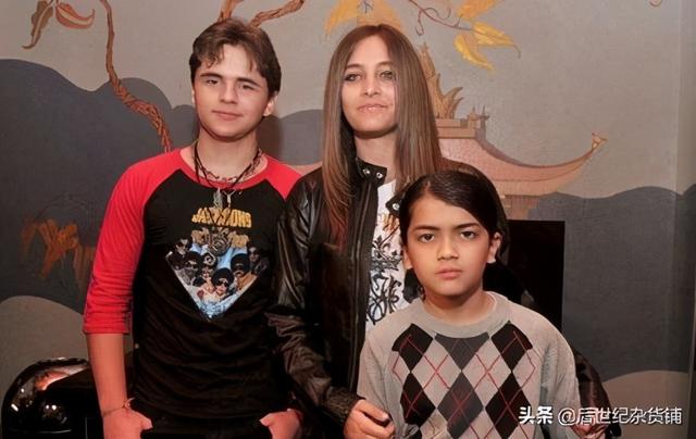 迈克尔杰克逊出殡车队(生前保镖披露迈克尔杰克逊神秘生活)(5)