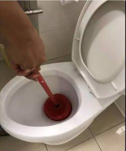 抽水马桶堵了怎么办,抽水马桶堵了用什么方法可以解决