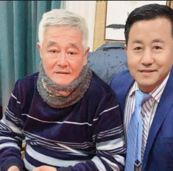 本山徒弟关婷娜身高(开300万豪车引热议)(10)