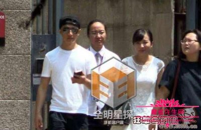 ​演员黄轩的妈妈照片(电视剧演员黄轩的照片)