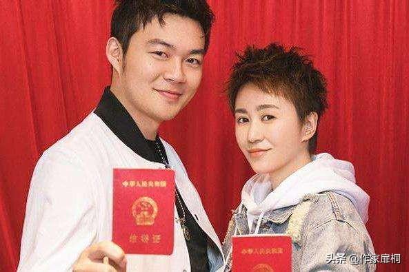 春晚马丽的脸怎么变胖了（33岁成名37岁结婚38岁怀孕8个月上春晚）(7)