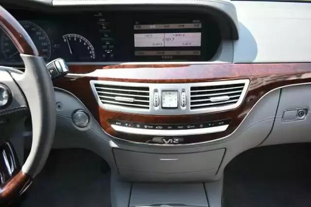 奔驰s600变化（经典永不落伍气势依然强大）(20)