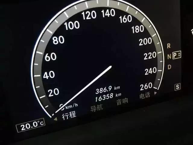 奔驰s600变化（经典永不落伍气势依然强大）(18)