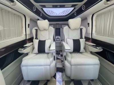 ​奔驰v260l九座加长版内部布局（唯一加长的MPV奔驰V260L值得买吗）