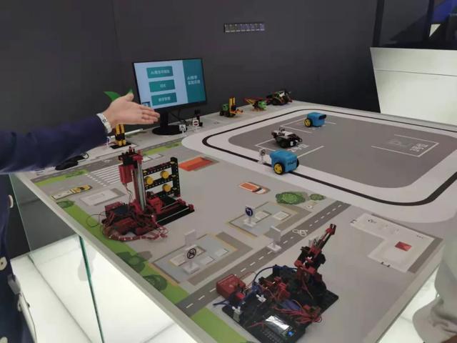 联想智慧转型（联想集团发力企业端AR服务）(6)