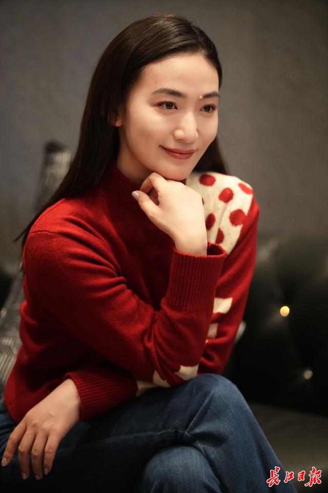 你是我的一片天的大嫂谁演的（一江春水主演李妍锡）(1)