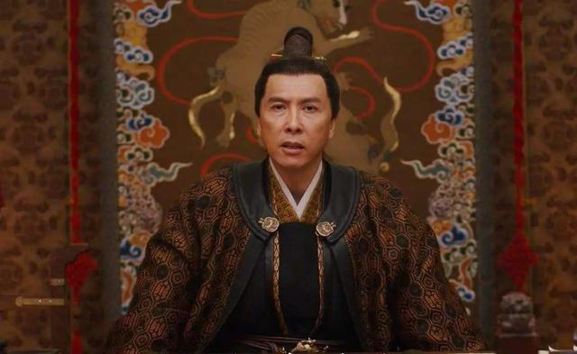 人间花木兰刘亦菲惊艳众人(原创安能辨我是雄雌)(11)