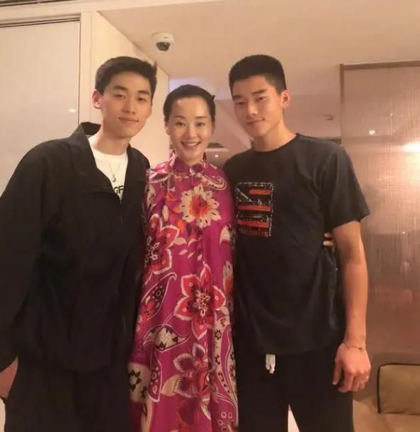 林依轮与长子林子濠(隐形富豪林子濠)(7)