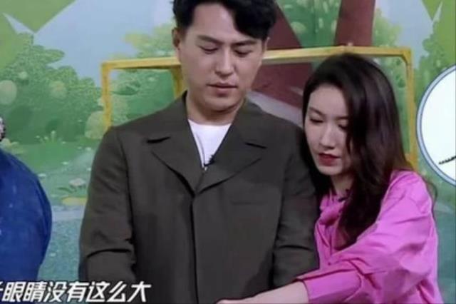 贺刚和高露结婚照（靳东高露被质疑亲密）(5)