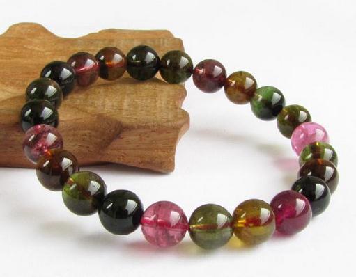 佩戴玉石首饰的讲究(十类有助于健康的珠宝玉石)(1)