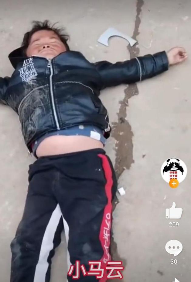 小马云一夜走红时隔四年近况凄惨(小马云被公司抛弃)(9)