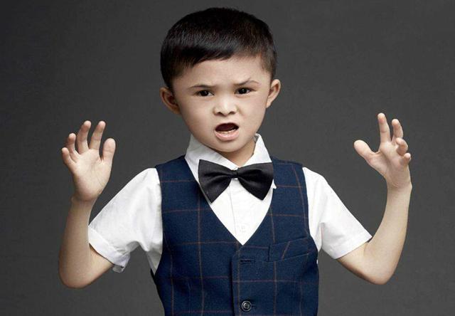 小马云一夜走红时隔四年近况凄惨(小马云被公司抛弃)(4)