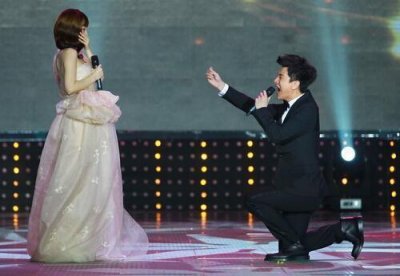 ​贾乃亮与李小璐的婚礼（贾乃亮李小璐现身车库拥吻破婚变）