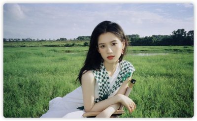 ​王思聪携女友外出被偶遇（王思聪开豪车载美女兜风）