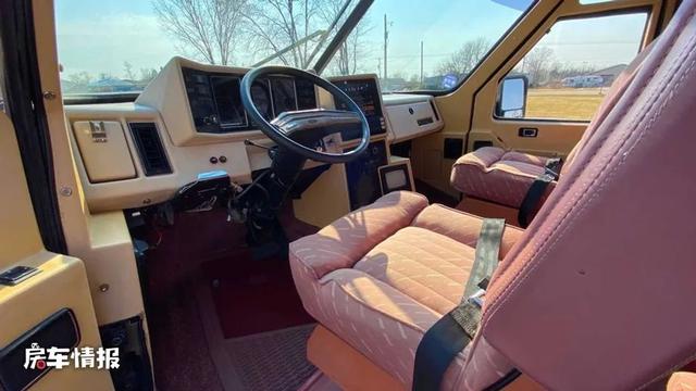 林肯加长车房车(20多万的林肯房车)(6)