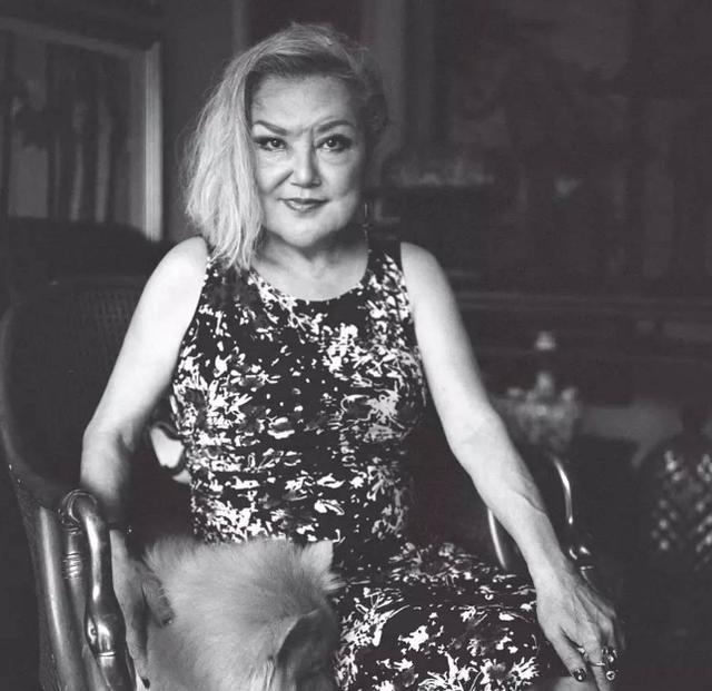 刘晓庆颜值巅峰之作一代妖后（刘晓庆拉皮多次耳粘脸）(33)