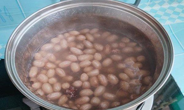 水煮花生米要煮多久,水煮花生一般煮多久多长时间能把花生煮熟啊图8