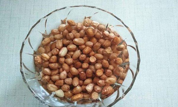水煮花生米要煮多久,水煮花生一般煮多久多长时间能把花生煮熟啊图5