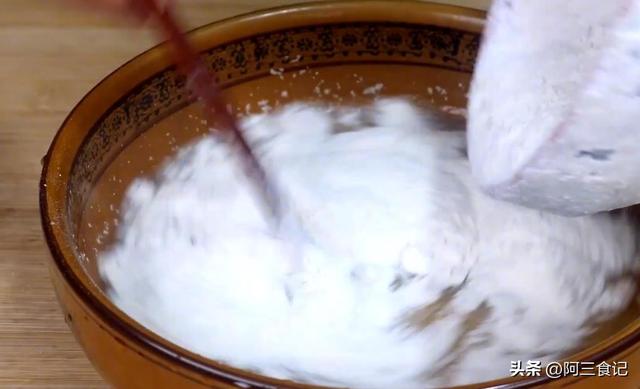 自制油条如何才能蓬松又酥脆（油条原来这么简单）(2)