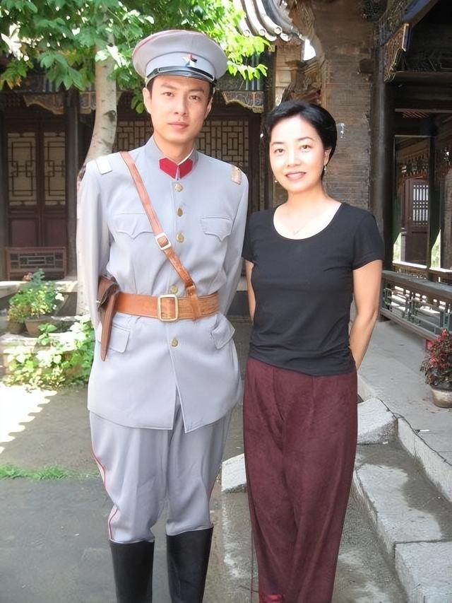 演员朱铁的简历（曾是中戏95级最穷的学生）(12)