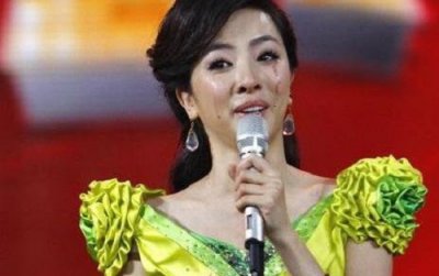 ​欧阳夏丹走光瞬间好尴尬 这些女主持人走光瞬间形象崩塌