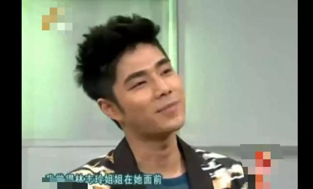 杨钰莹晒美照清新减龄气质优雅（杨钰莹说话太好听）(2)