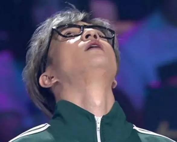 薛之谦在综艺节目发火（薛之谦录节目发飙怒摔话筒）(9)