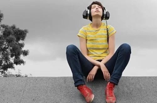 最动听的十首背景音乐(50首经典背景音乐)(4)