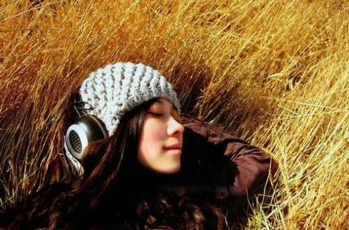 最动听的十首背景音乐(50首经典背景音乐)(2)