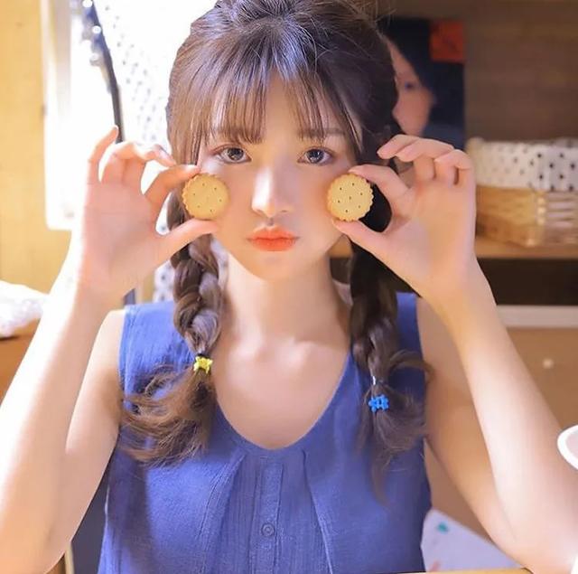 六种常见的女生减龄发型(女生巨显老的3款发型)(1)