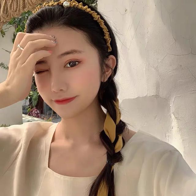 六种常见的女生减龄发型(女生巨显老的3款发型)(45)