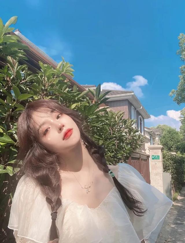 六种常见的女生减龄发型(女生巨显老的3款发型)(41)