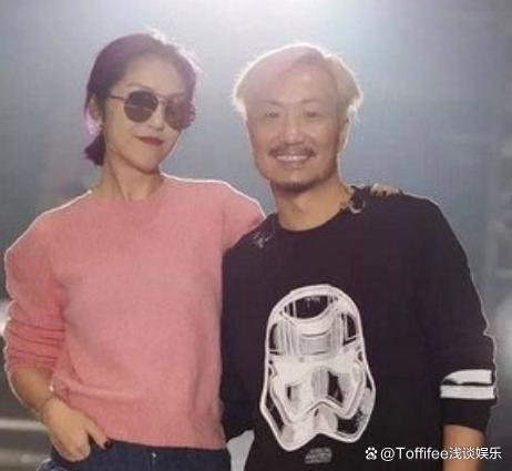 杨千嬅彩排因站错位道歉三次 网友:她叫艺术家不叫明星