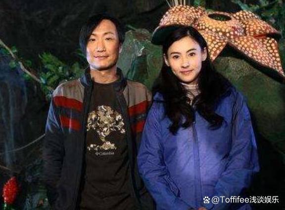 杨千嬅彩排因站错位道歉三次 网友:她叫艺术家不叫明星