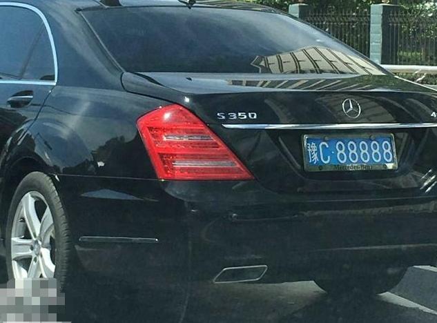 世界车牌排行榜前十名（洛阳最牛奔驰车牌）(2)