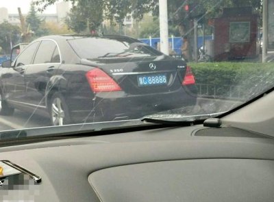 ​世界车牌排行榜前十名（洛阳最牛奔驰车牌）