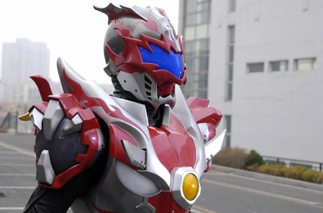 铠甲勇士炎龙中所有升级铠甲（炎龙铠甲乃是光影铠甲中的最强者）(2)