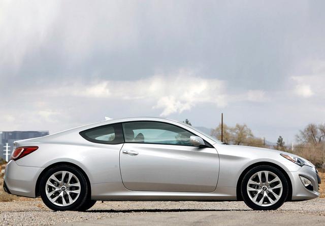 现代最新版跑车(十几万能买到的现代后驱跑车)(3)